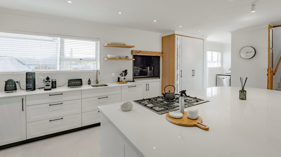 To Let 3 Bedroom Property for Rent in Struisbaai Western Cape